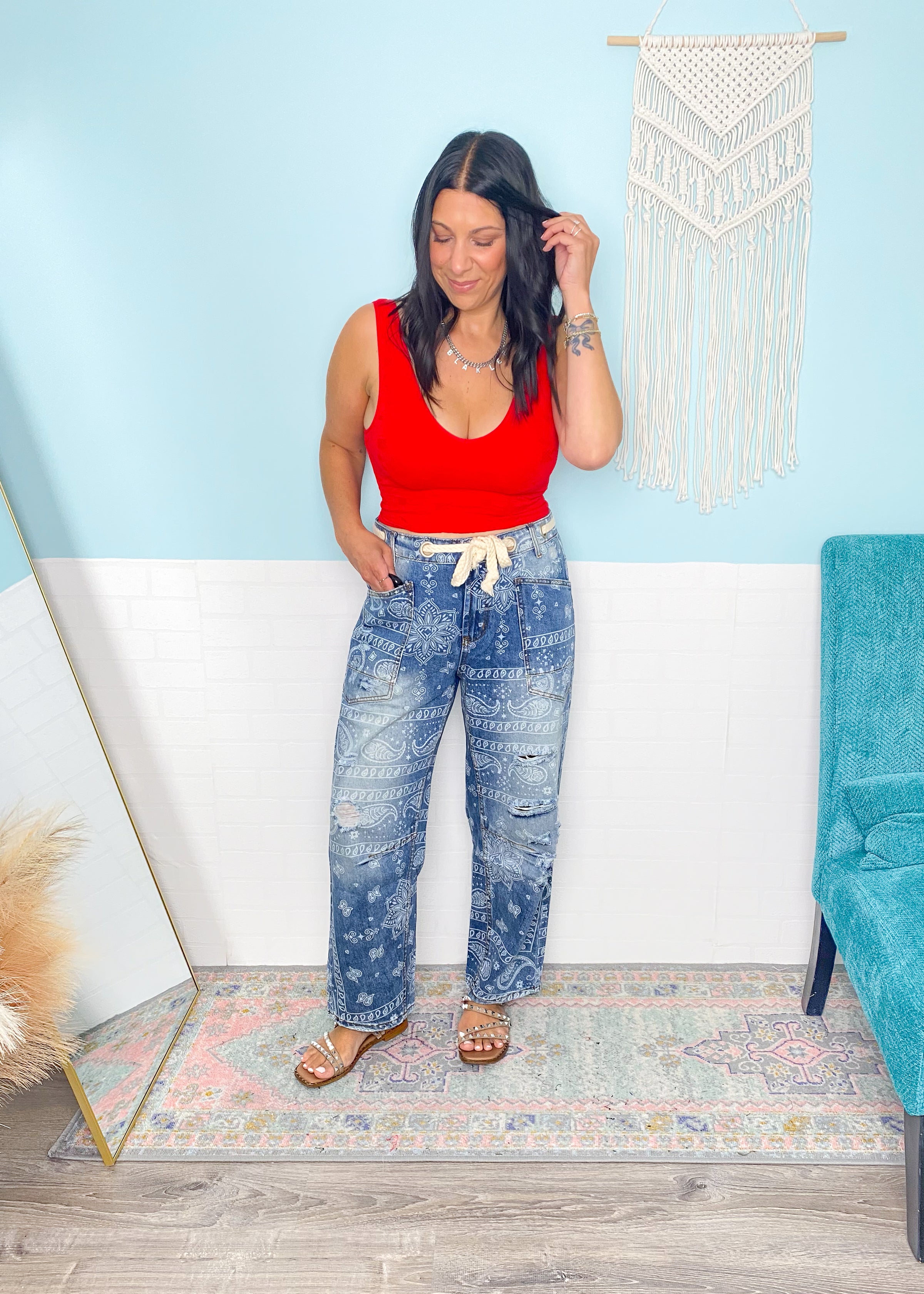 'Catch Flights' Red V-Neck  Lace Seamless Crop Tank
