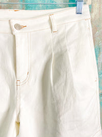 'Day Plans' Off White Pleated Shorts